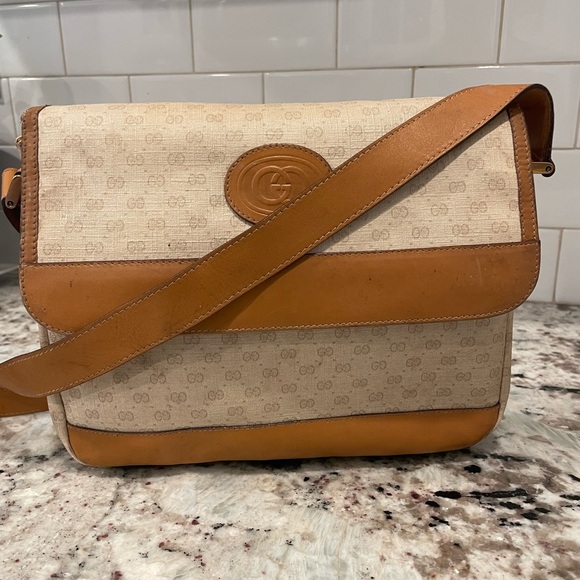 Gucci Tan and Cream Crossbody Bag - Picture 1 of 16